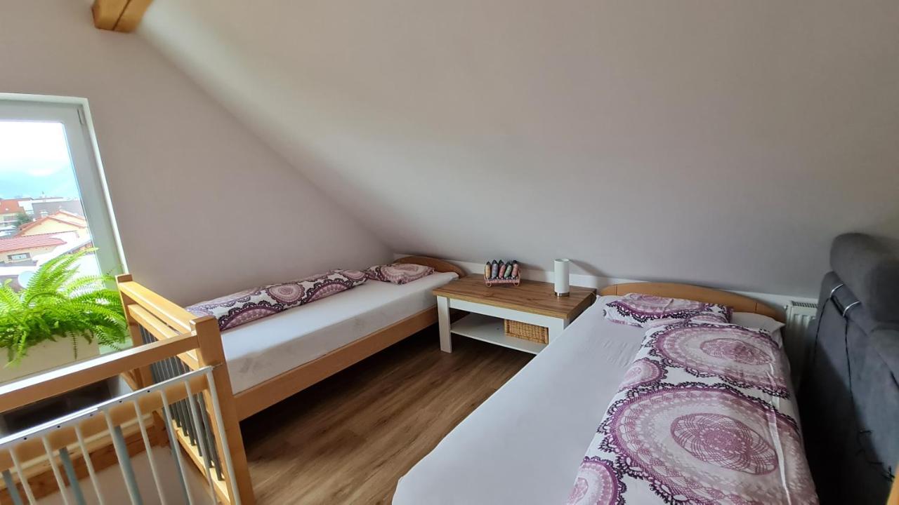 Penzion Piano Lägenhet Liptovský Mikuláš Exteriör bild