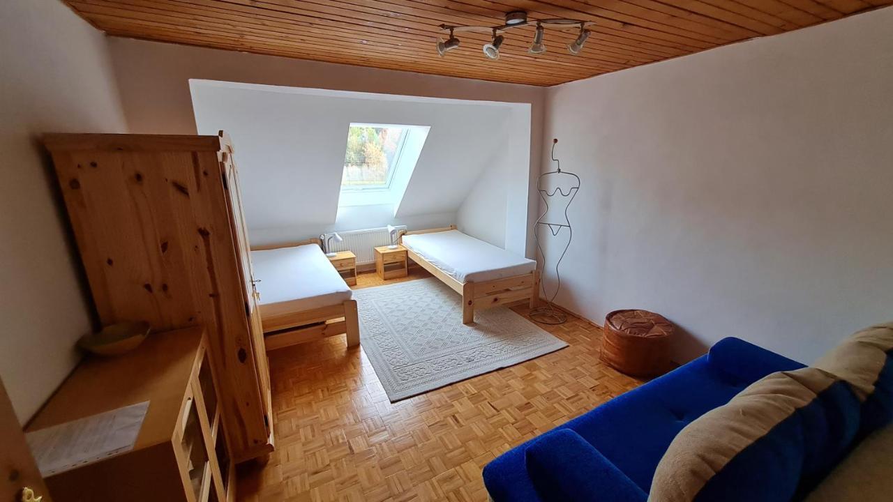 Penzion Piano Lägenhet Liptovský Mikuláš Exteriör bild