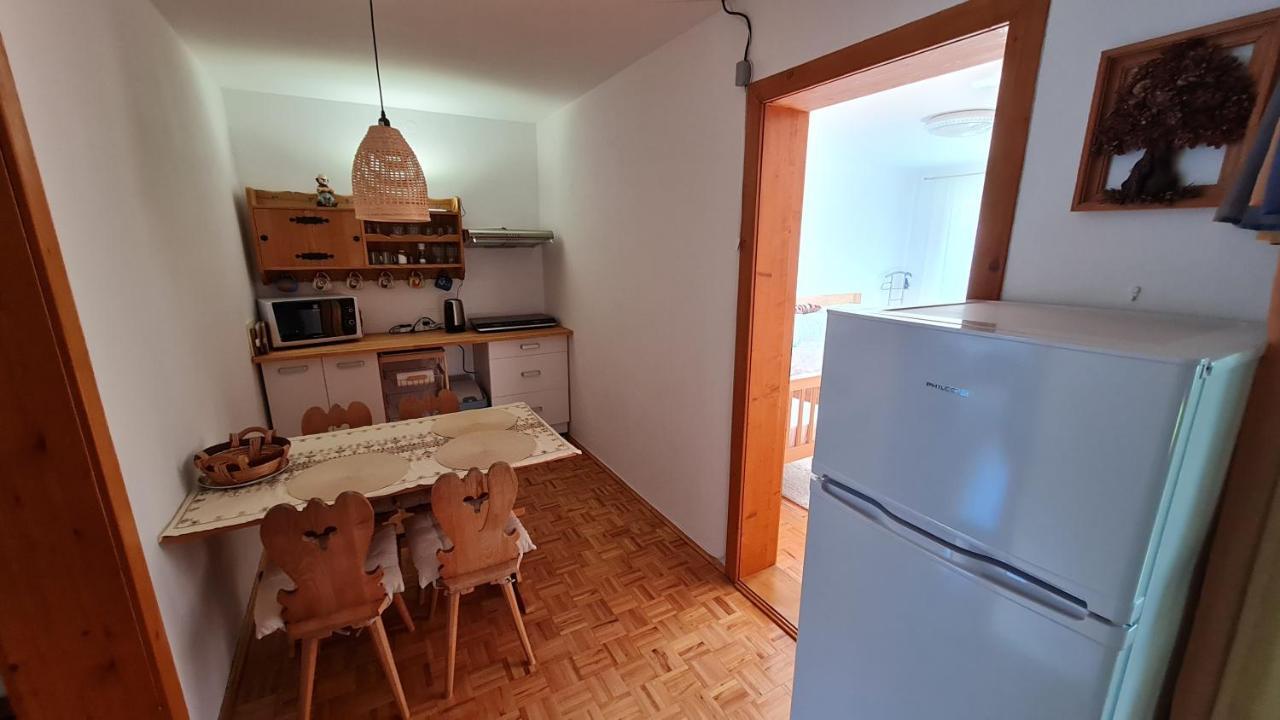 Penzion Piano Lägenhet Liptovský Mikuláš Exteriör bild